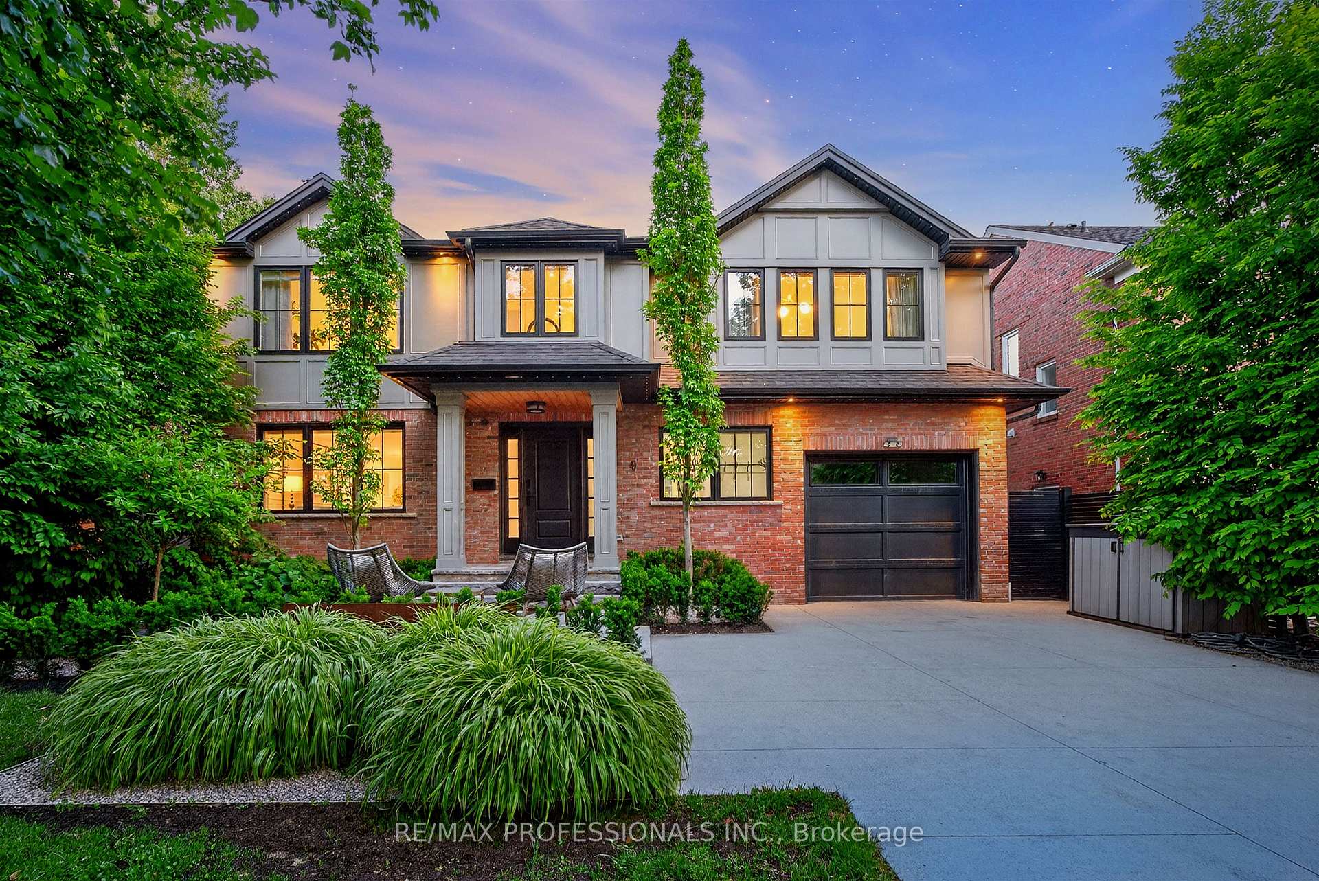 9 Bernice Avenue, Toronto, ON M8Y 1Z5