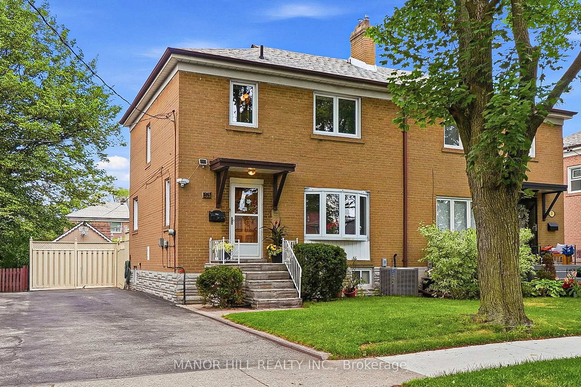 33 Robindale Avenue, Toronto, ON M8W 4A8