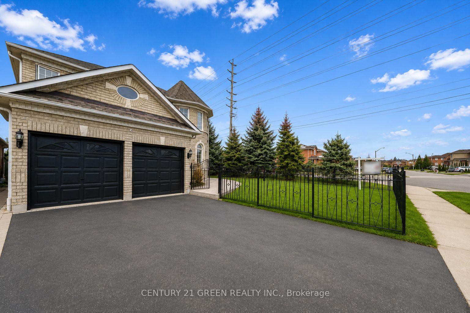 1031 Blueheron Boulevard, Mississauga, ON L5V 2J8