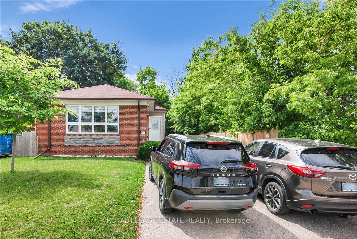 4037 Bloor Street W, Toronto, ON M9B 1M4
