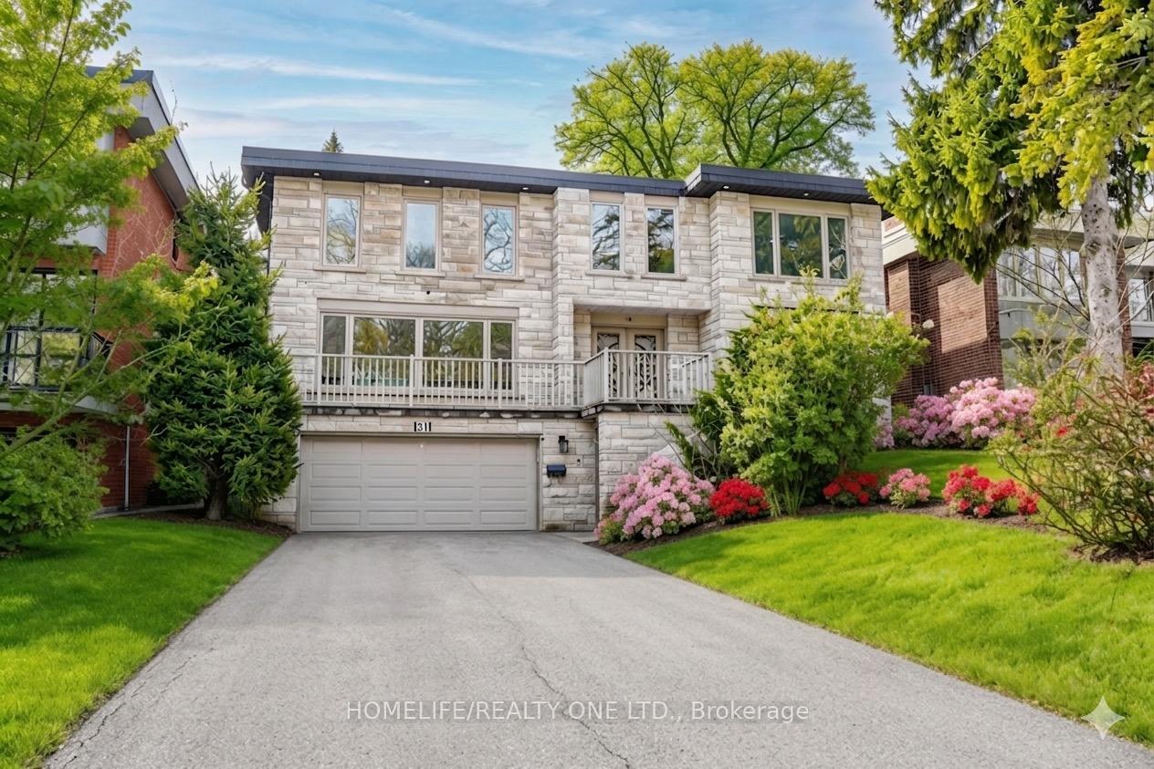 31 Bearwood Drive, Toronto, ON M9A 4G5