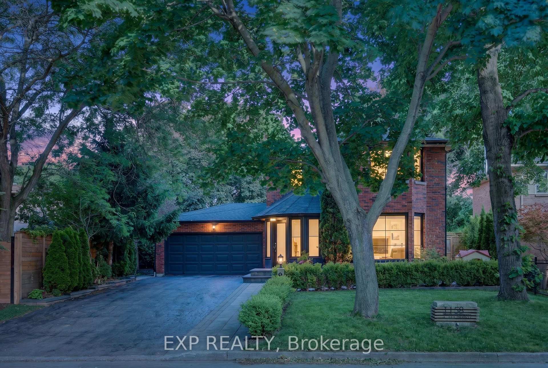 1158 Campbell Court, Burlington, ON L7S 1Z8