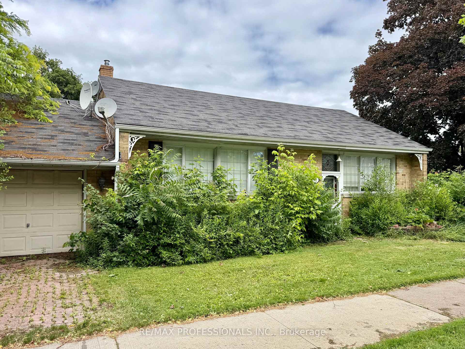 132 Rathburn Road, Toronto, ON M9B 2K8