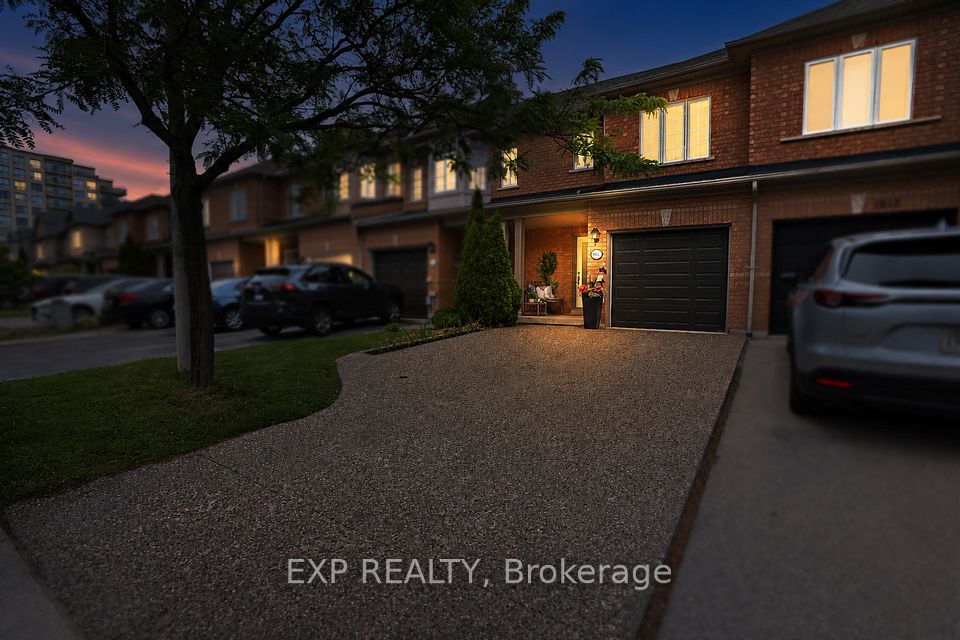 1815 Mccoy Avenue, Burlington, ON L7L 7L8