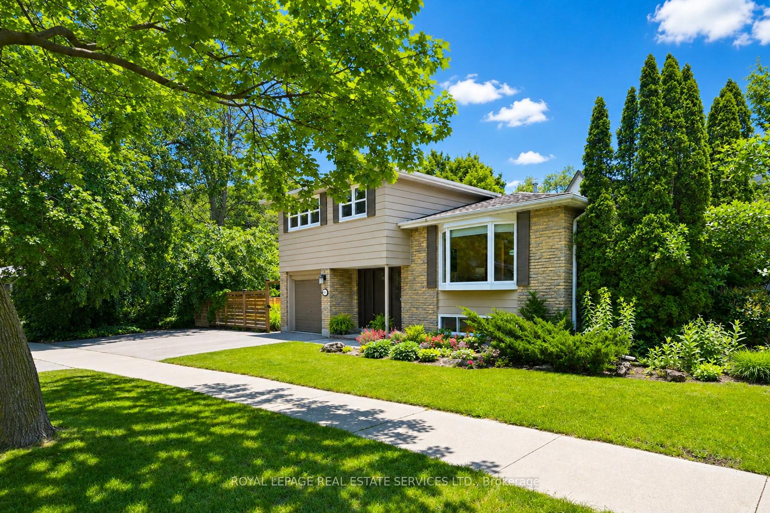 476 Maple Avenue, Oakville, ON L6J 2J4