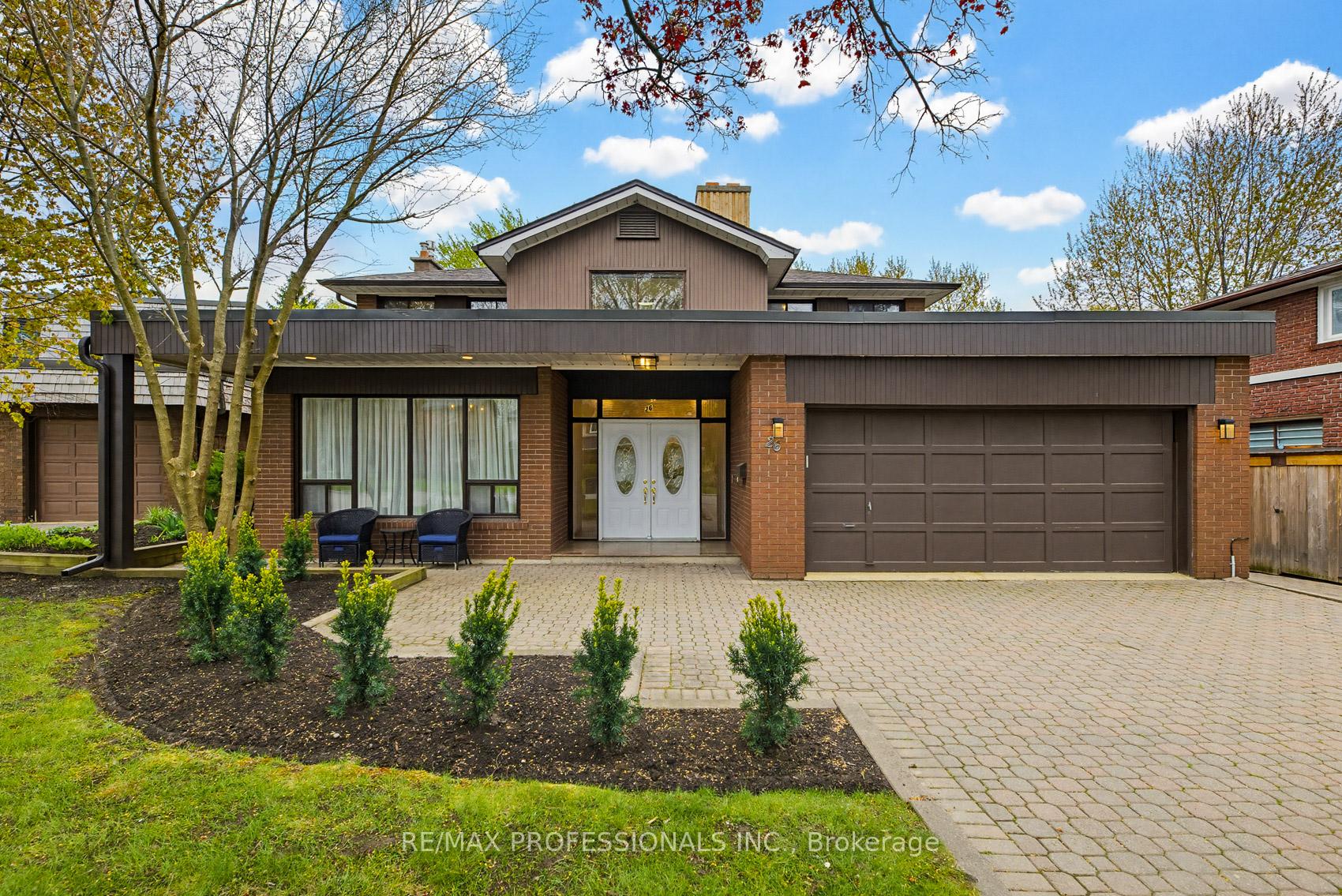 26 Neilor Crescent, Toronto W08, ON M9C 1K4