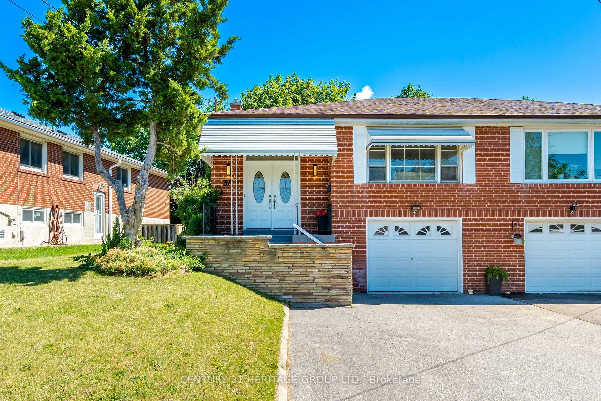 37 Gambello Crescent, Toronto, ON M3J 1W2