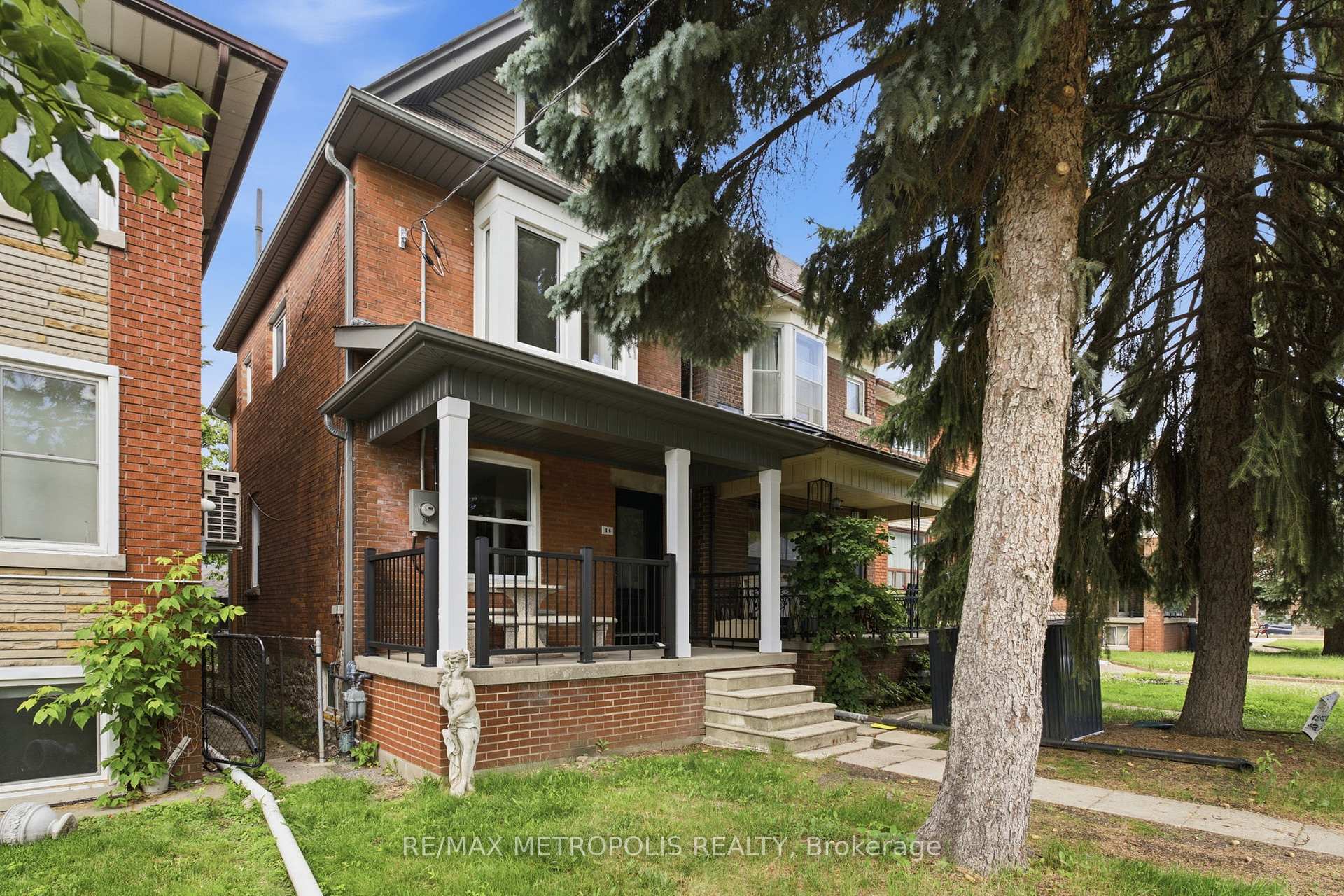 14 McRoberts Avenue, Toronto, ON M6E 4P4