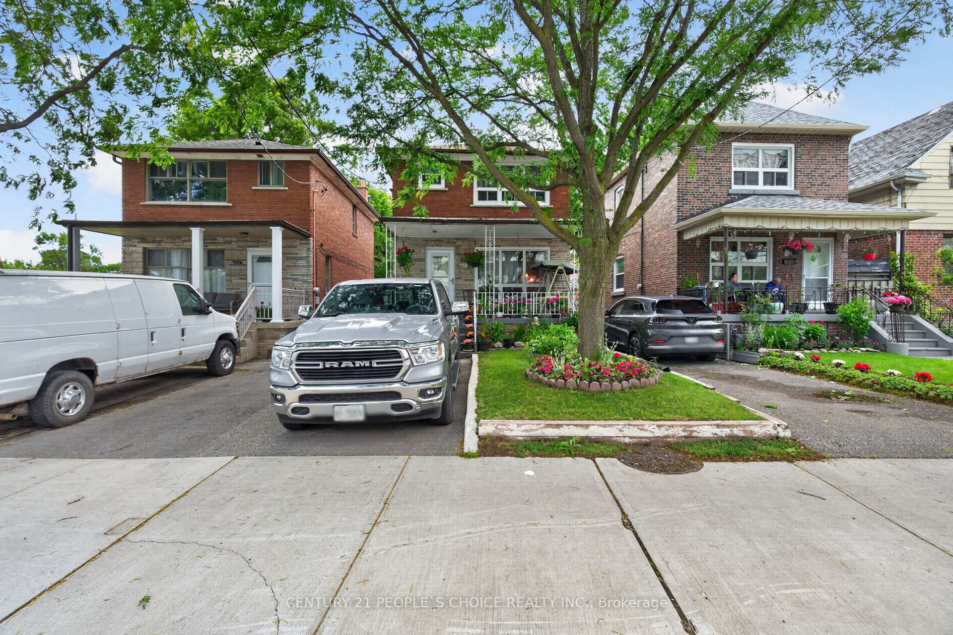 750 Jane Street, Toronto, ON M6N 4B2