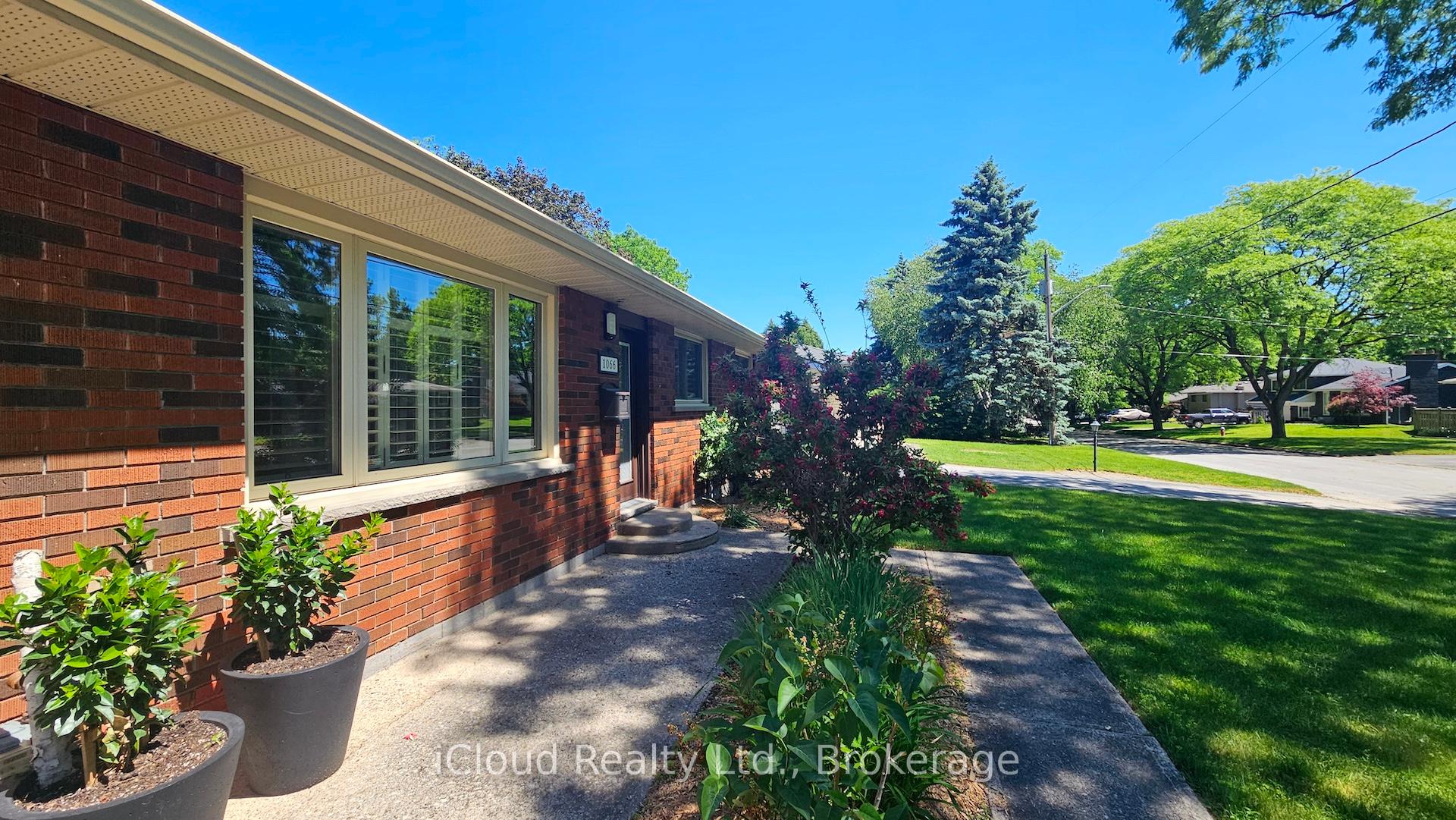 1066 Marley Crescent, Burlington, ON L7T 3S1