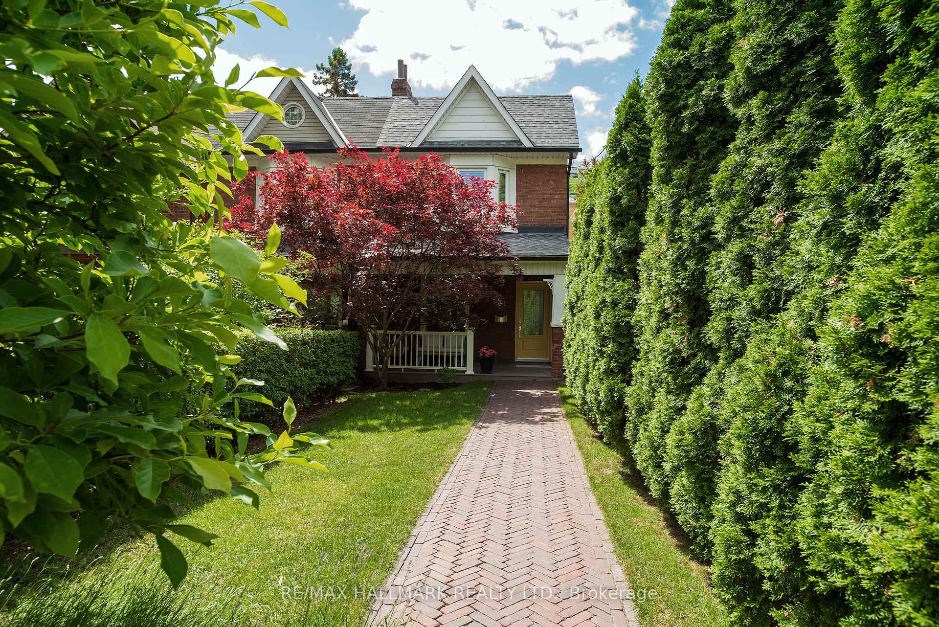 63 Hillsview Avenue, Toronto, ON M6P 1J4