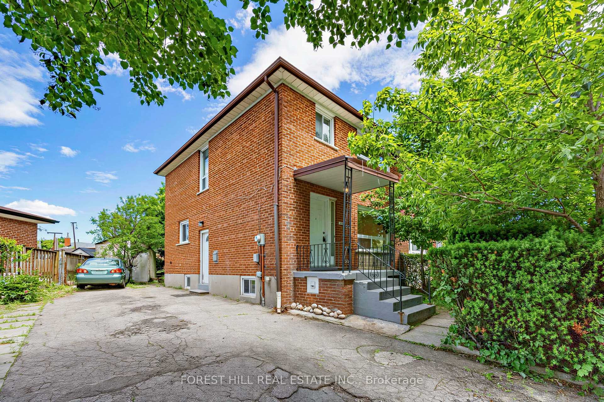 246 Grandravine Drive, Toronto, ON M3N 1J3
