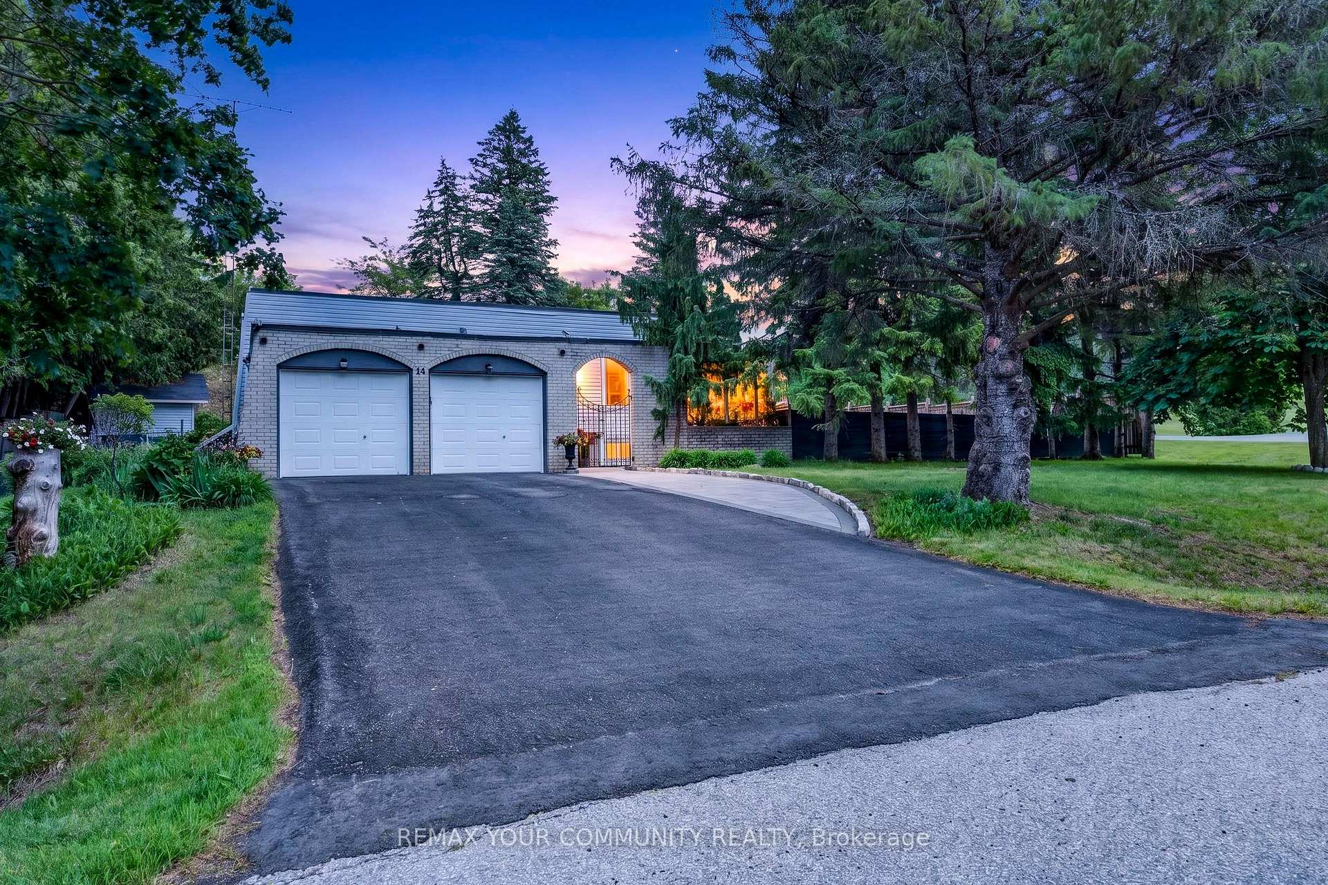 44 Pineridge Drive, Caledon, ON L7E 0M4