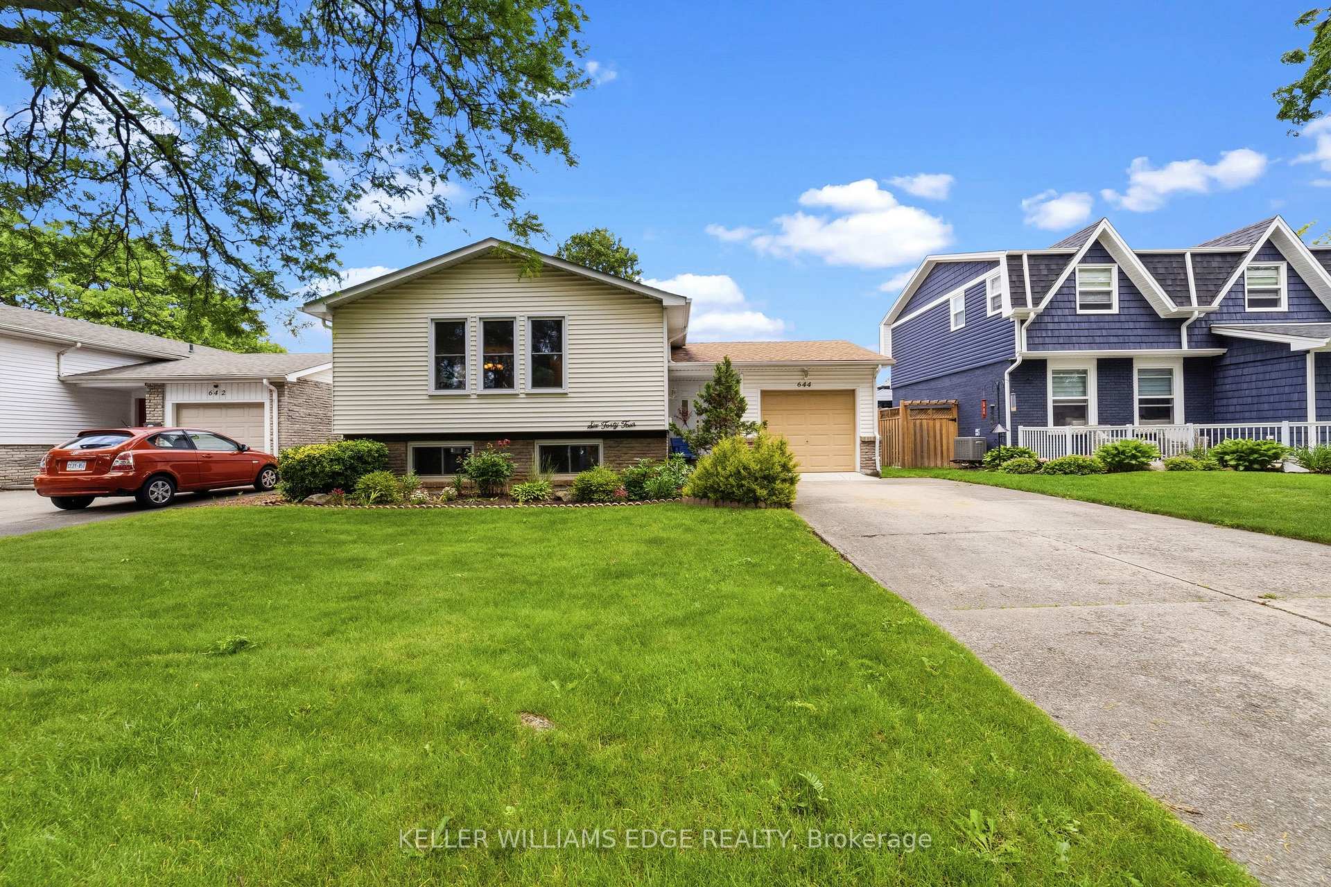 644 LOMOND Crescent, Burlington, ON L7L 2N9