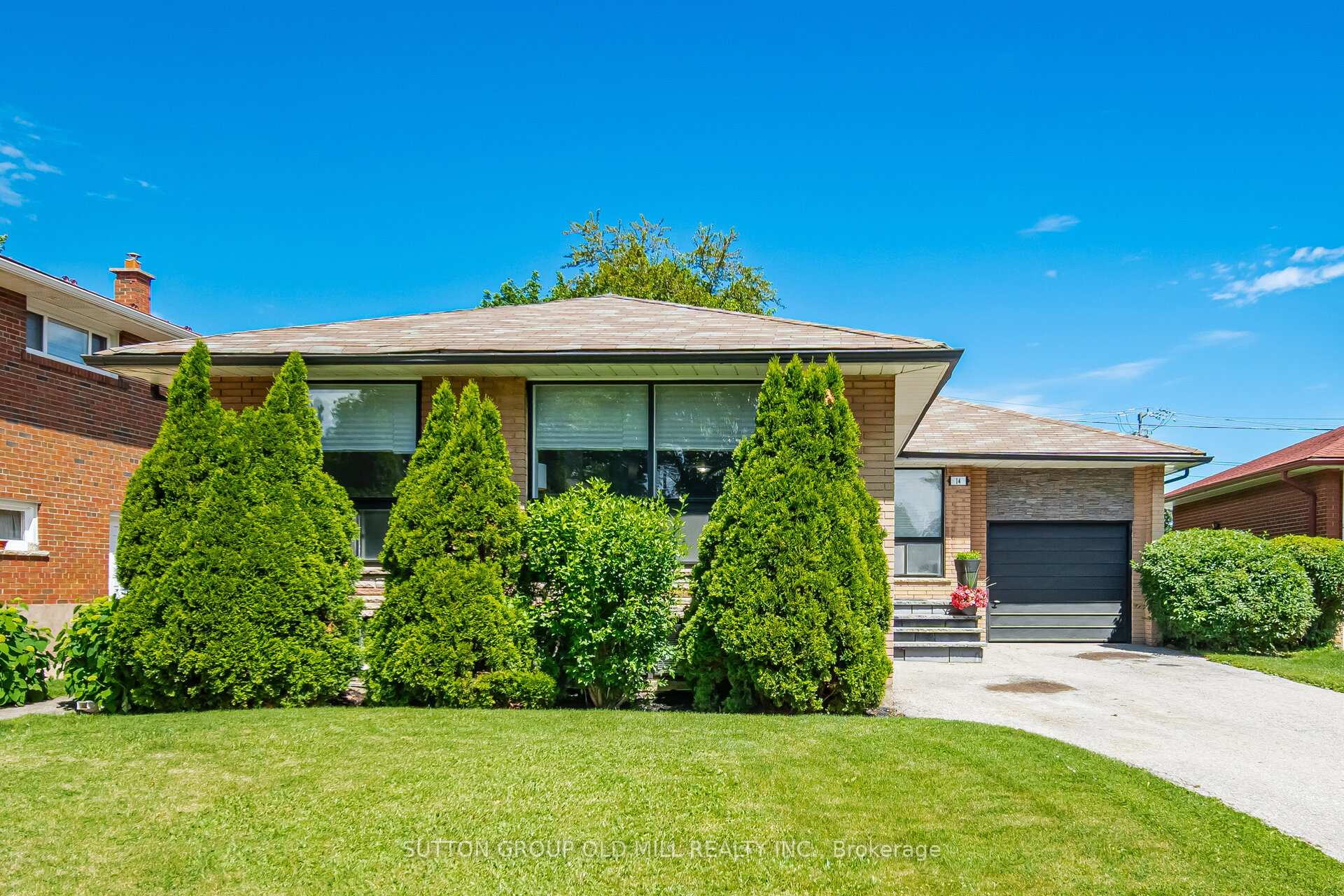 14 Shipley Road, Toronto, ON M9R 3H8
