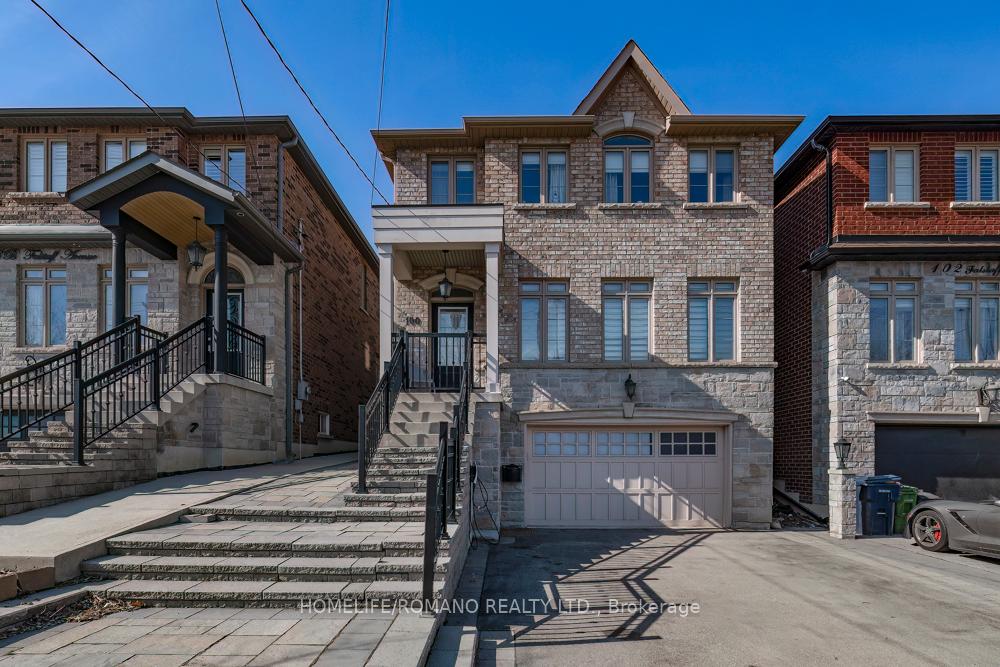 100 Falstaff Avenue, Toronto, ON M6L 2E4