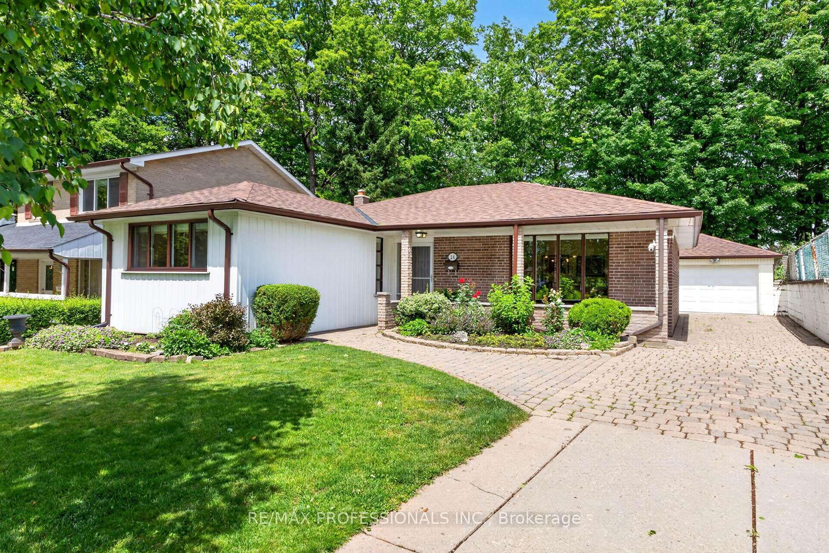 26 Bratty Road, Toronto, ON M3J 1A9