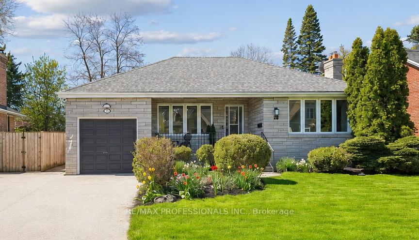 28 Spring Garden Road, Toronto, ON M8Z 3X1