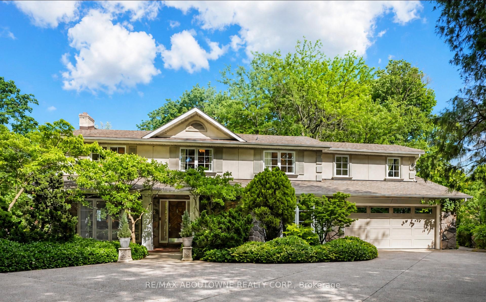 5052 Lakeshore Road, Burlington, ON L7L 1B9