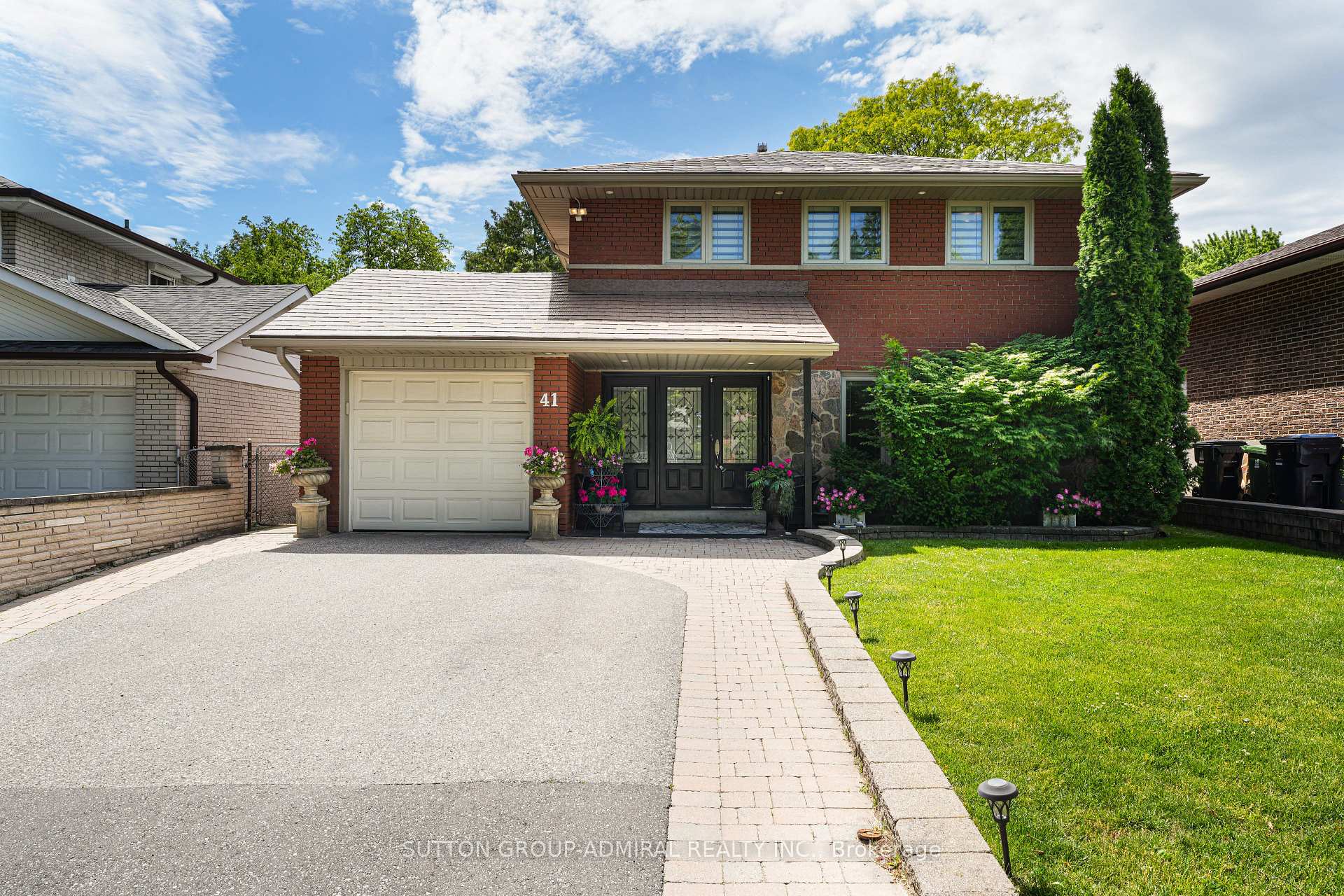 41 Hamptonbrook Drive, Toronto, ON M9P 1A2