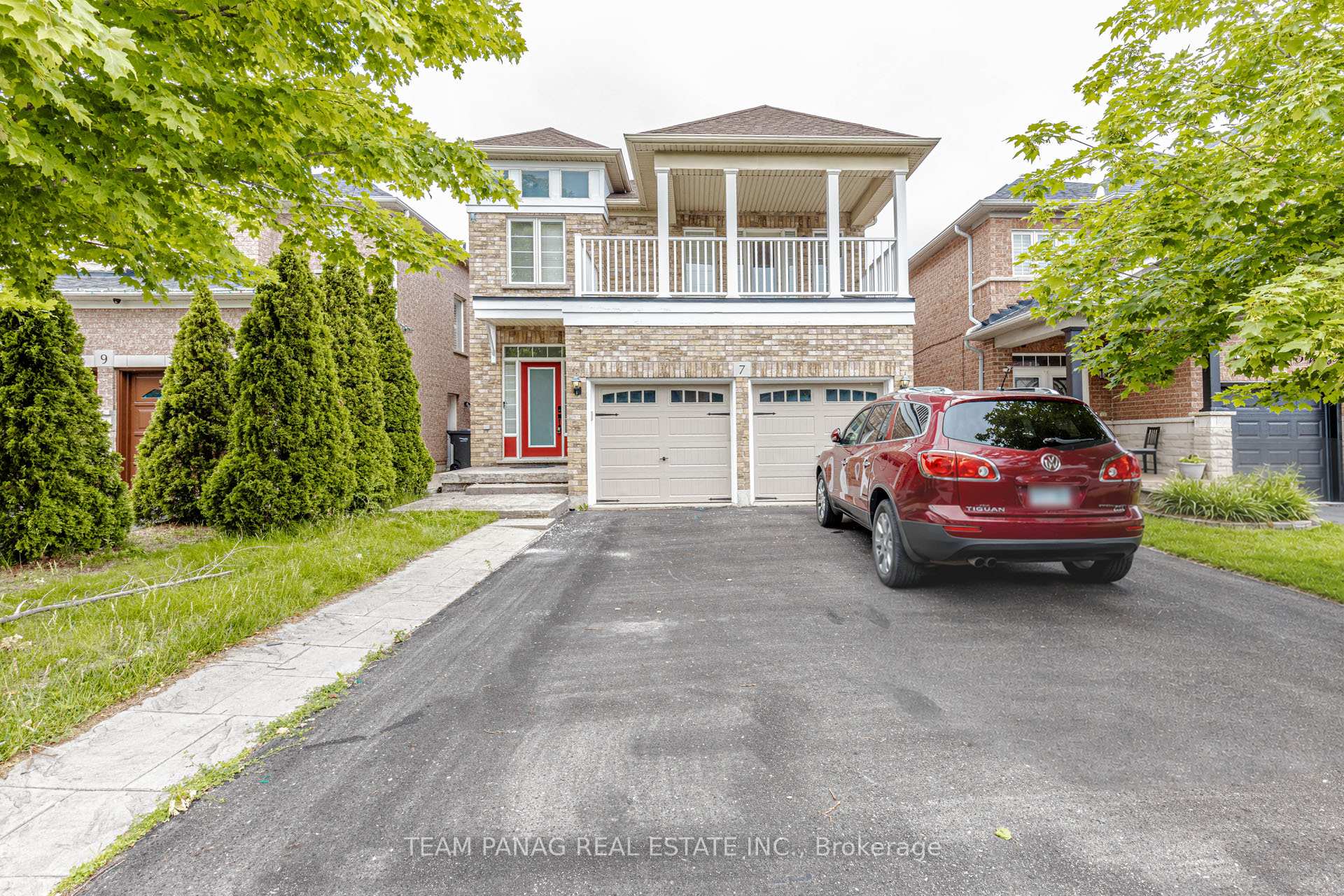7 Village Lake Crescent, Brampton, ON L6S 6K2