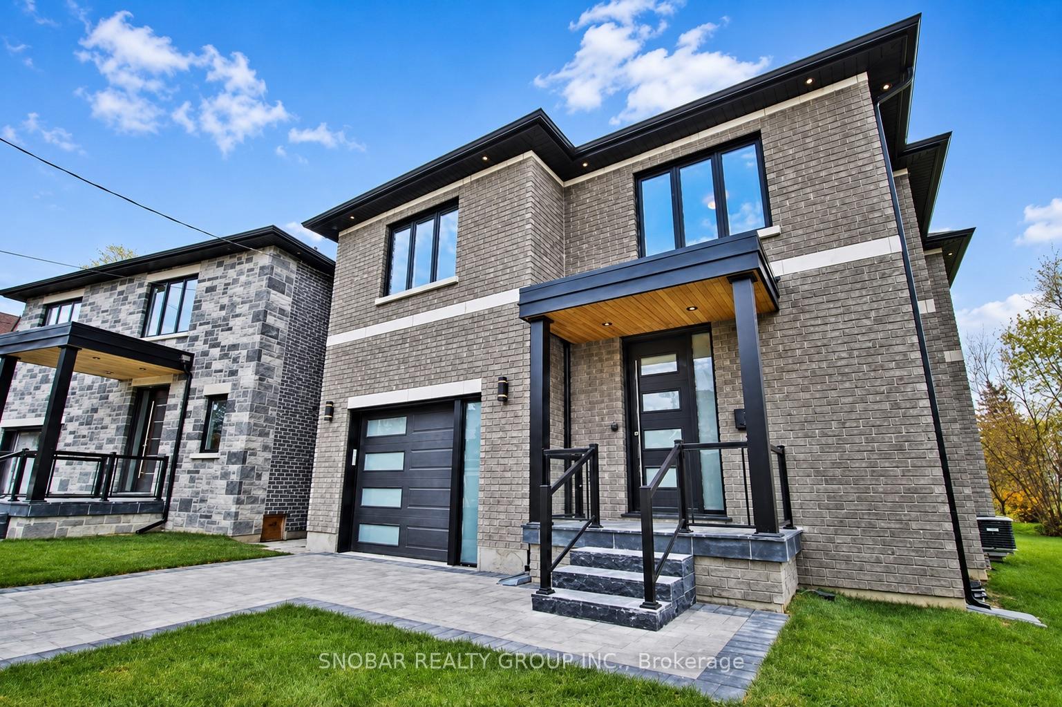 1 Aura Lea Boulevard, Toronto, ON M9M 1K2