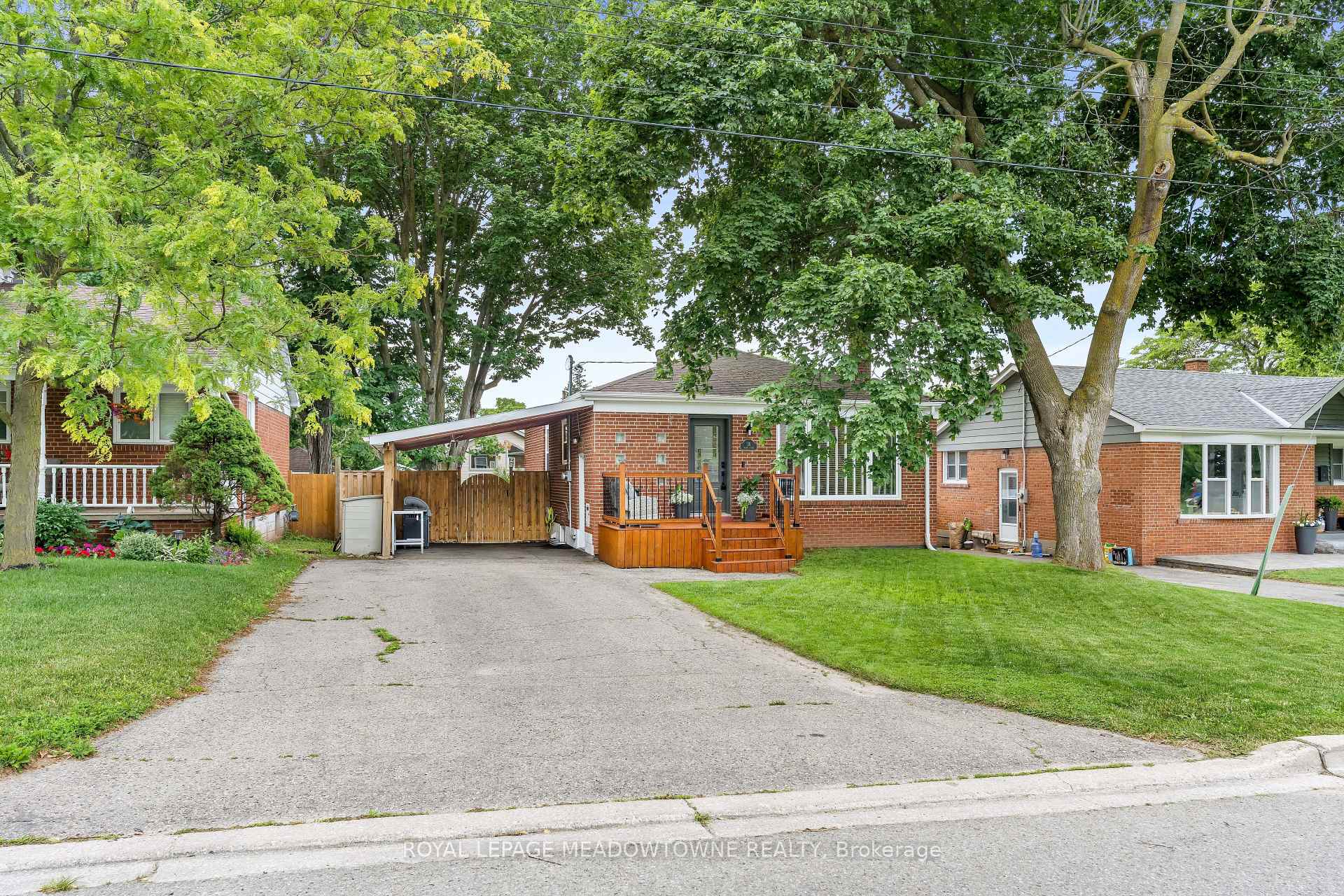 35 Henry Street, Halton Hills, ON L7G 2K5