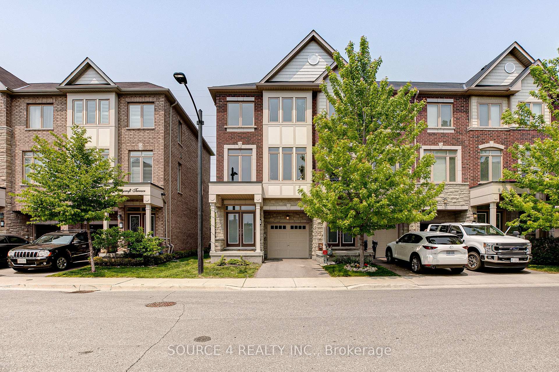 379 Ladycroft Terrace, Mississauga, ON L5A 3N8