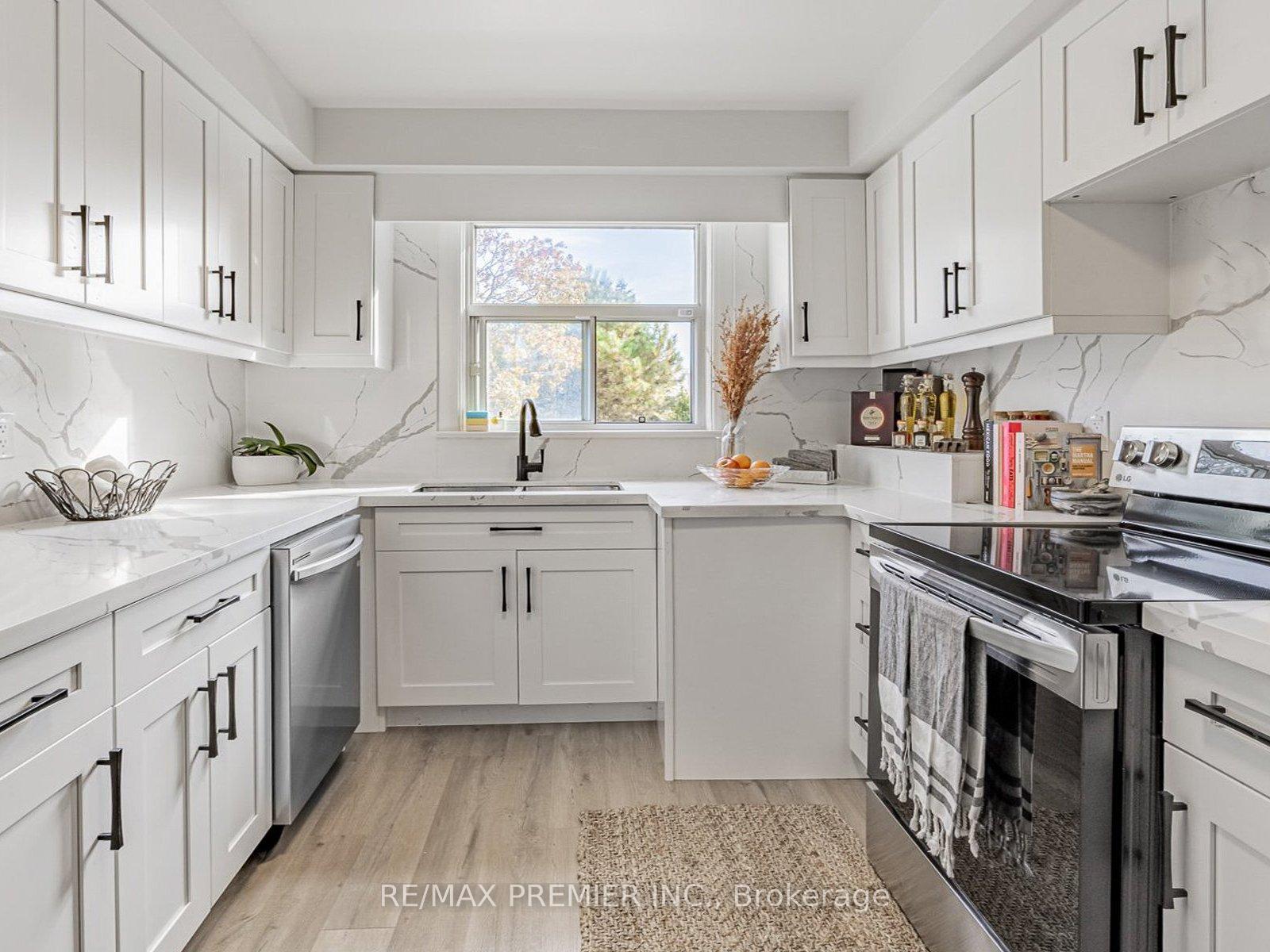 1368 Tansley Drive, Oakville, ON L6L 2N4