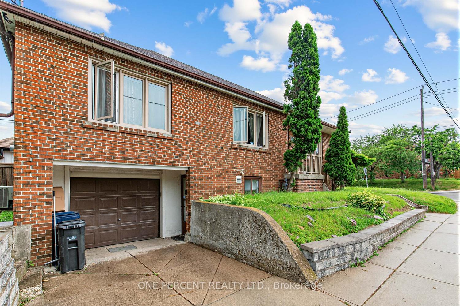 107 Lonborough Avenue, Toronto, ON M6M 1X9