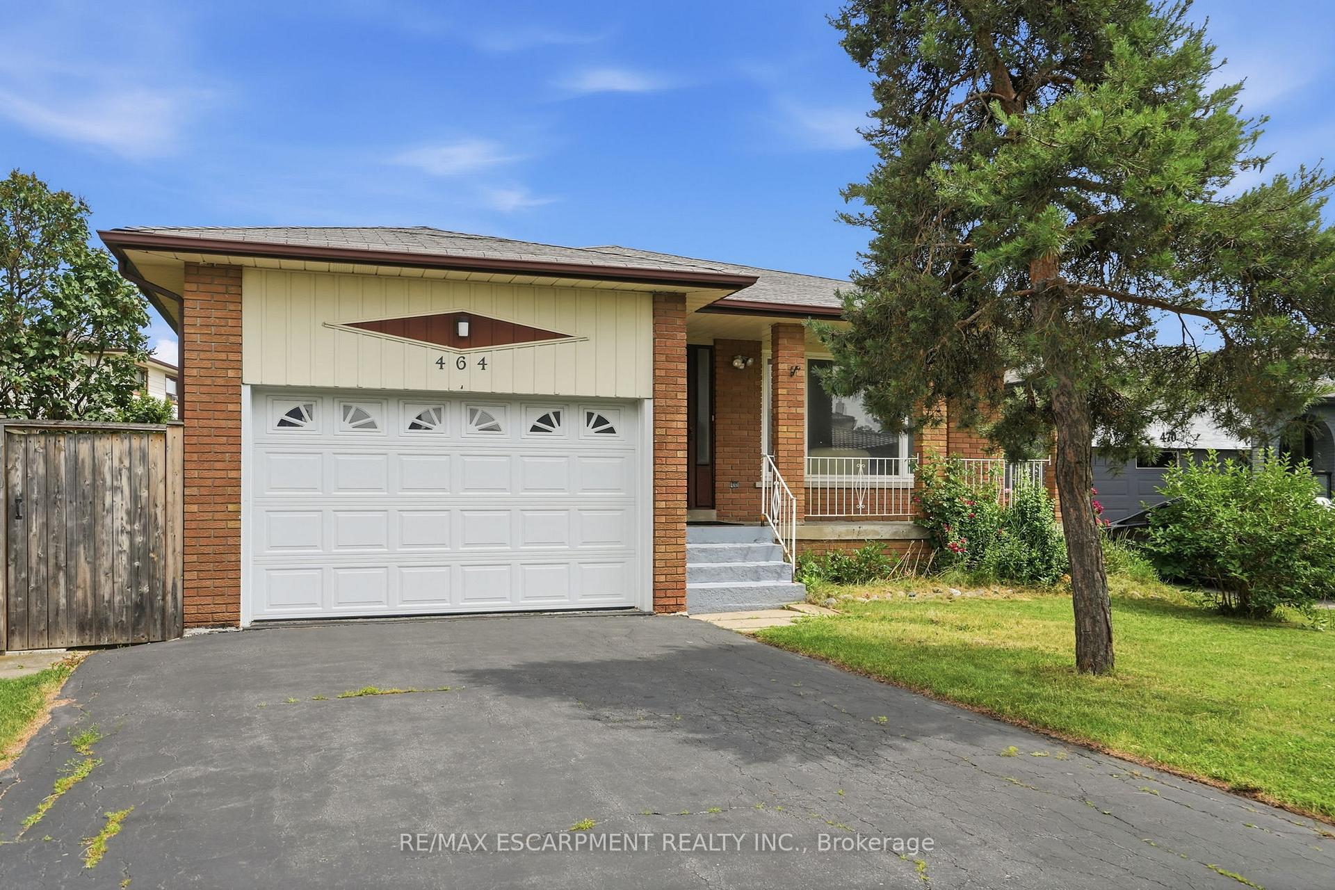 464 Louis Drive, Mississauga, ON L5B 2J6