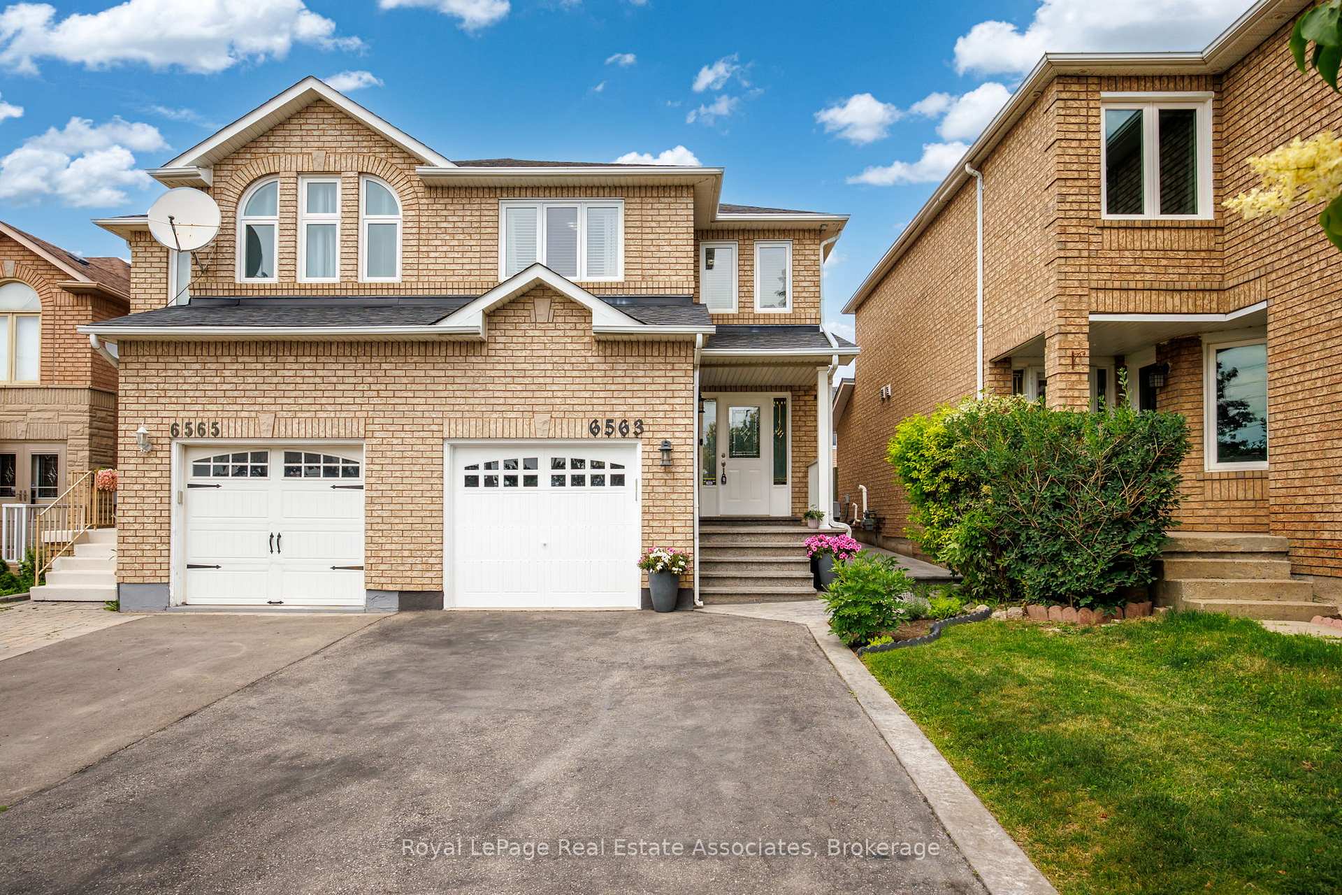 6563 Sapling Trail, Mississauga, ON L5N 7J3