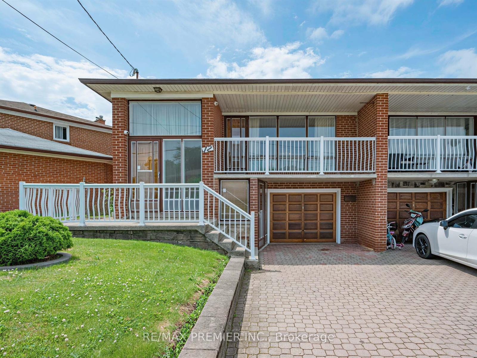 12 Goldcrest Boulevard, Toronto, ON M6L 2X5