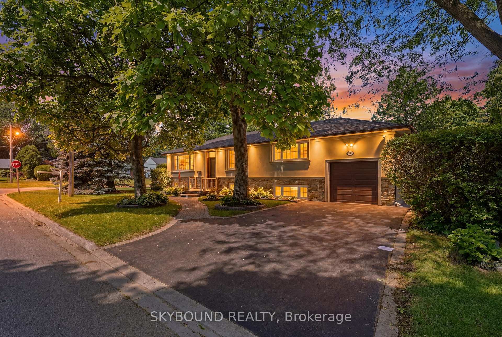 3105 Ballydown Crescent, Mississauga, ON L5C 2C9