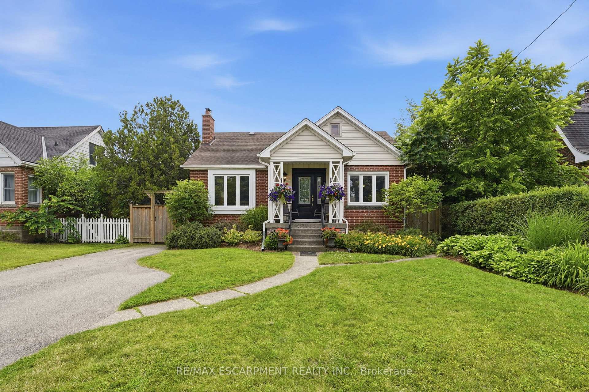 950 NORTH SHORE Boulevard W, Burlington, ON L7T 1B1