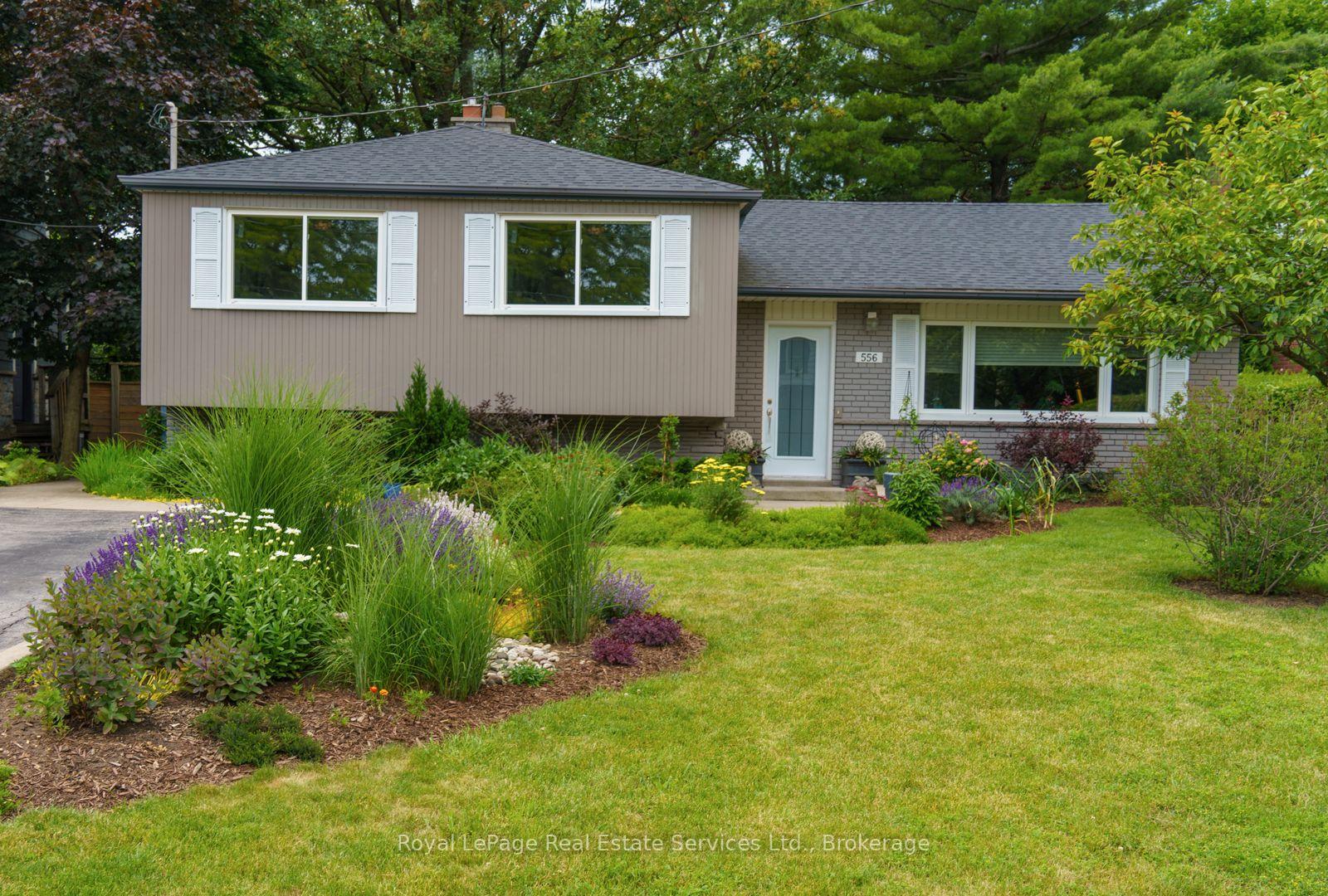 556 Trafford Crescent, Oakville, ON L6L 3T3