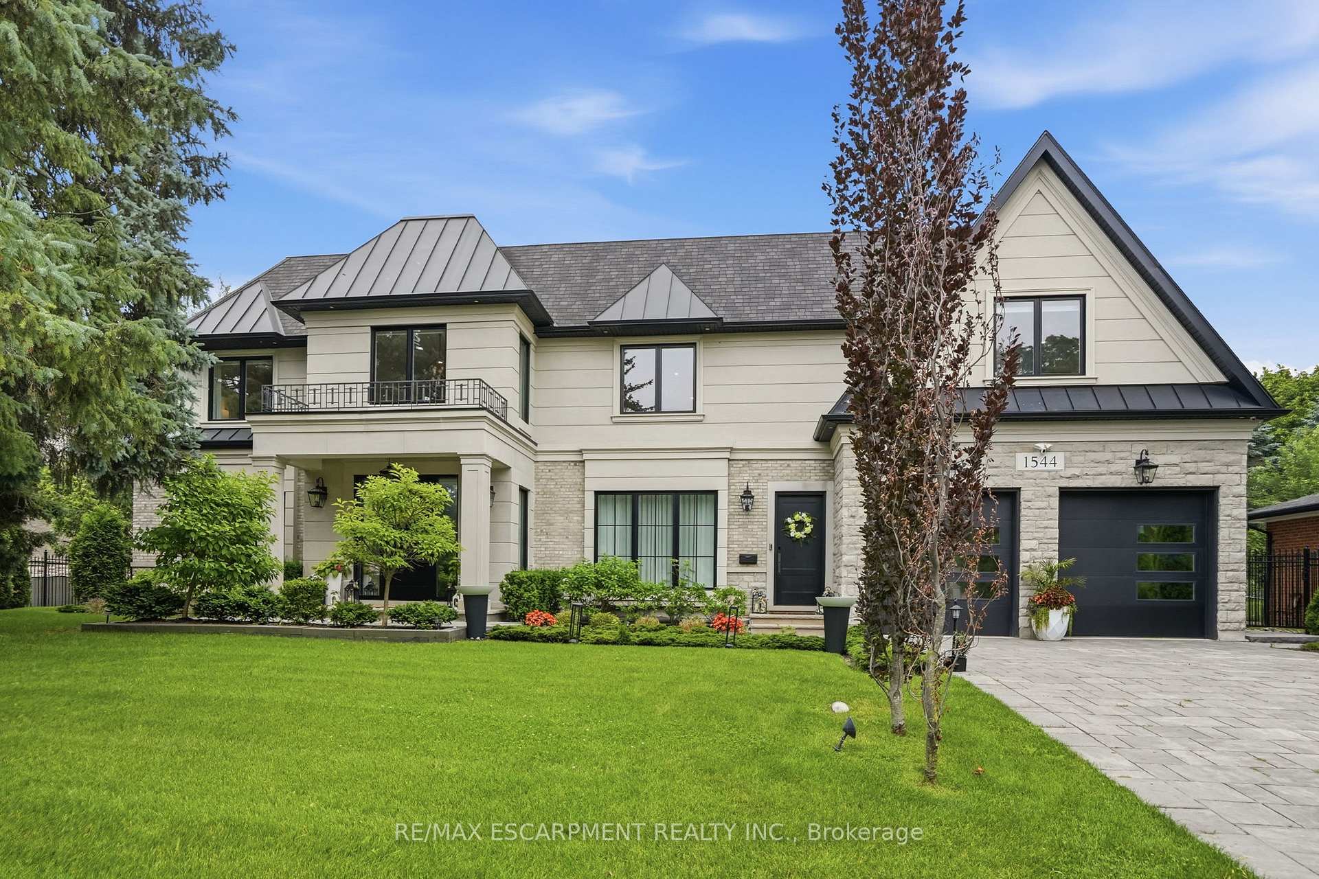 1544 Lochlin Trail, Mississauga, ON L5G 3V7