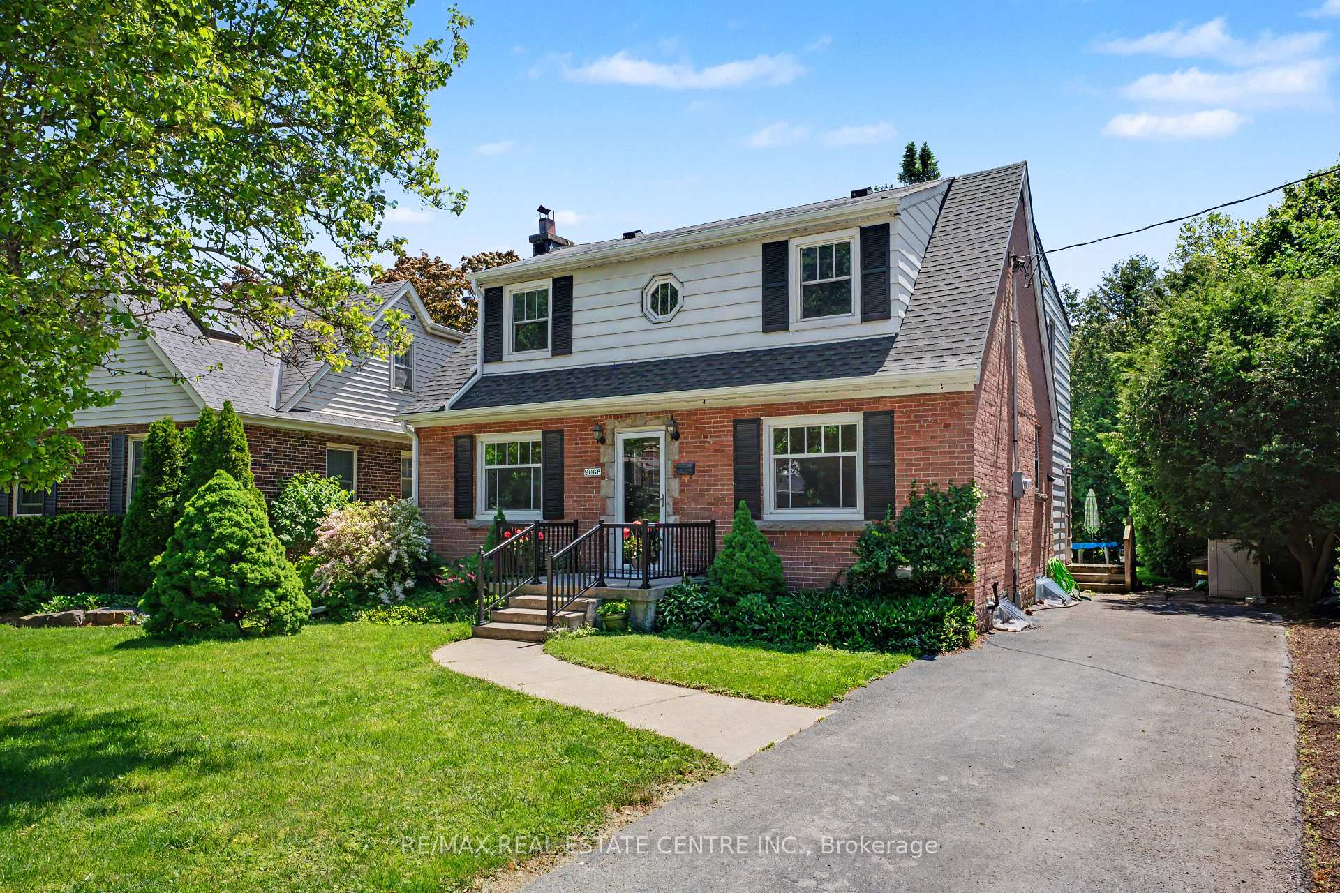2068 Wellington Avenue, Burlington, ON L7R 1P3