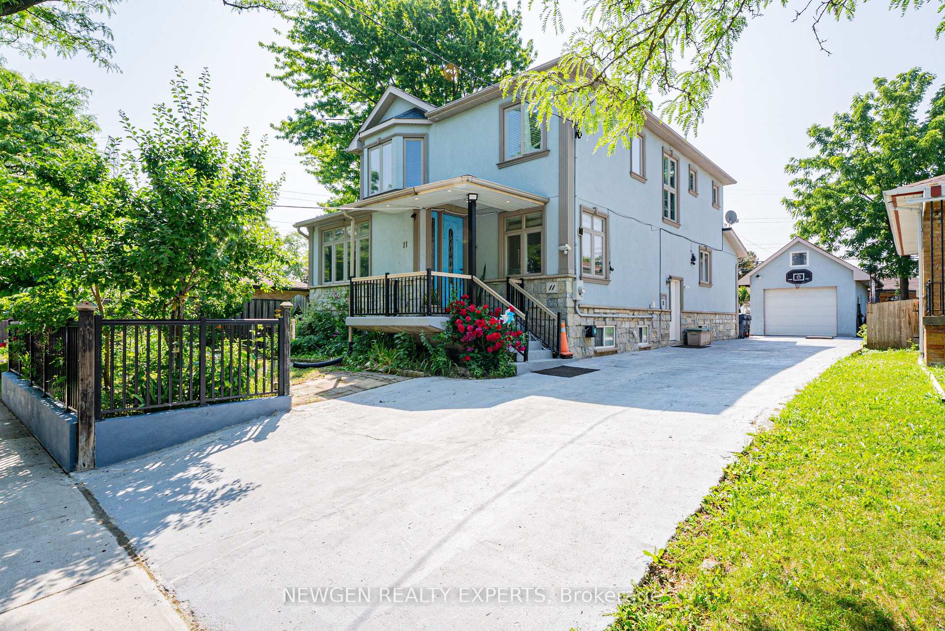11 Benway Drive, Toronto, ON M9W 1Z2