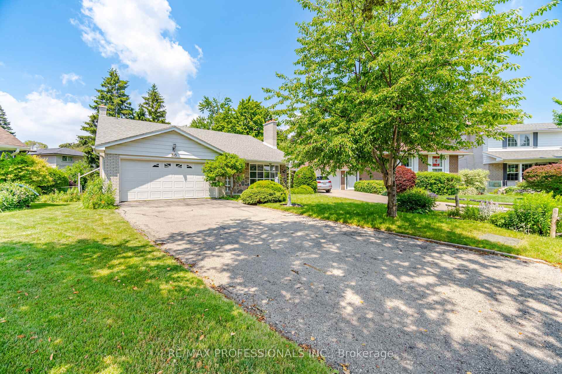 30 Grasspoint Crescent, Toronto, ON M9C 2V1
