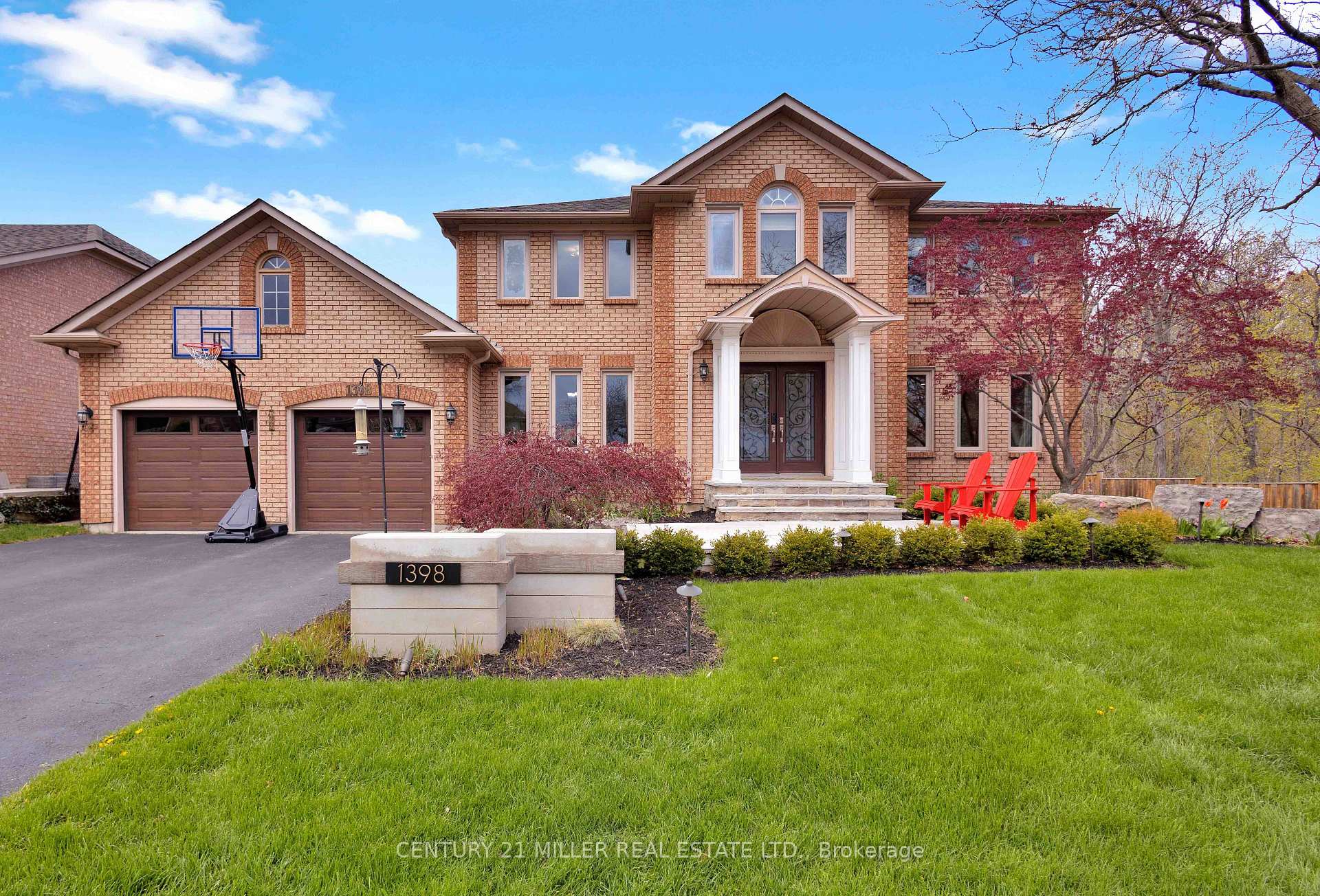 1398 Winterberry Drive, Burlington, ON L7P 4T4