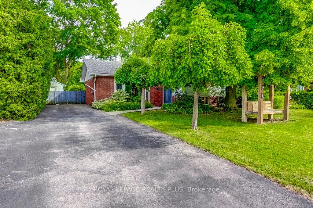 5322 Windermere Drive, Burlington, ON L7L 3M1