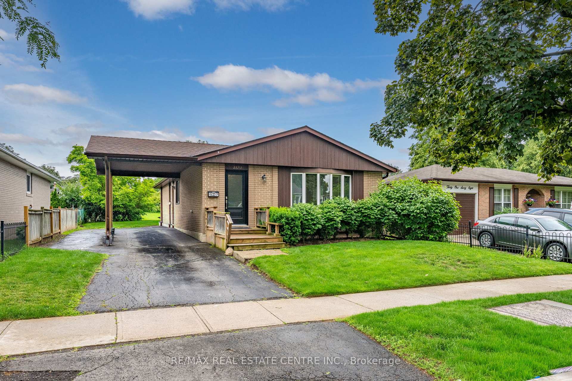 3170 Palmer Drive, Burlington, ON L7M 1L4