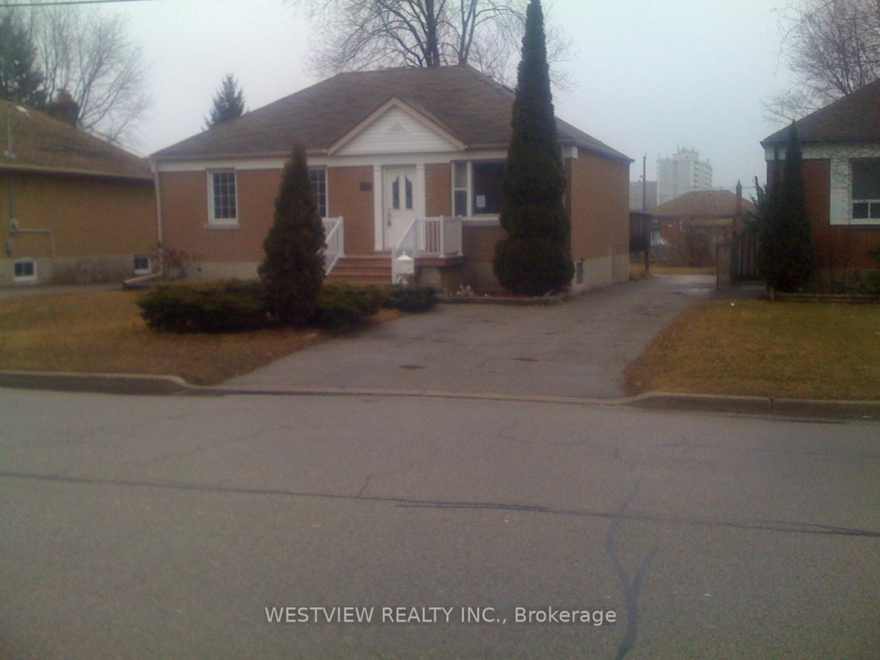 570 Atwater Avenue, Mississauga, ON L5G 2A6