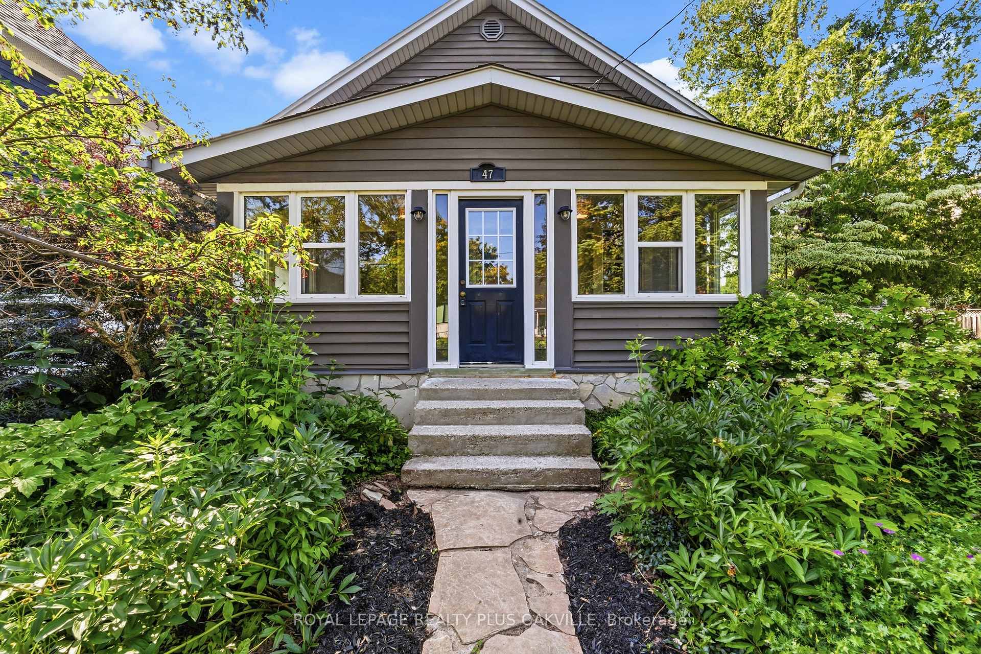 47 Stewart Street, Oakville, ON L6K 1X6