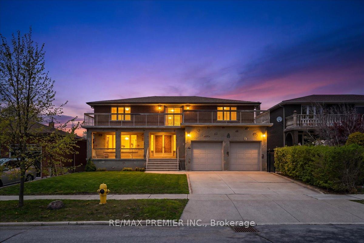 100 Hallsport Crescent, Toronto, ON M3M 2K6