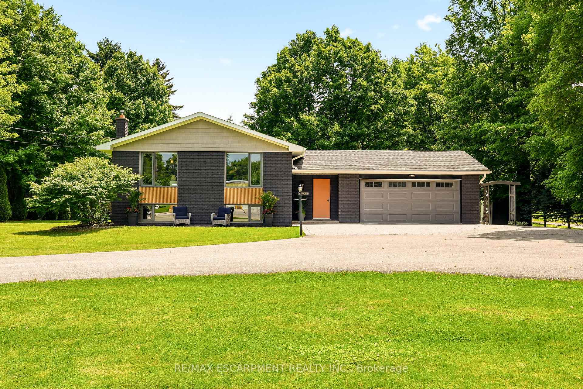 2234 Kilbride Street, Burlington, ON L7P 0J4