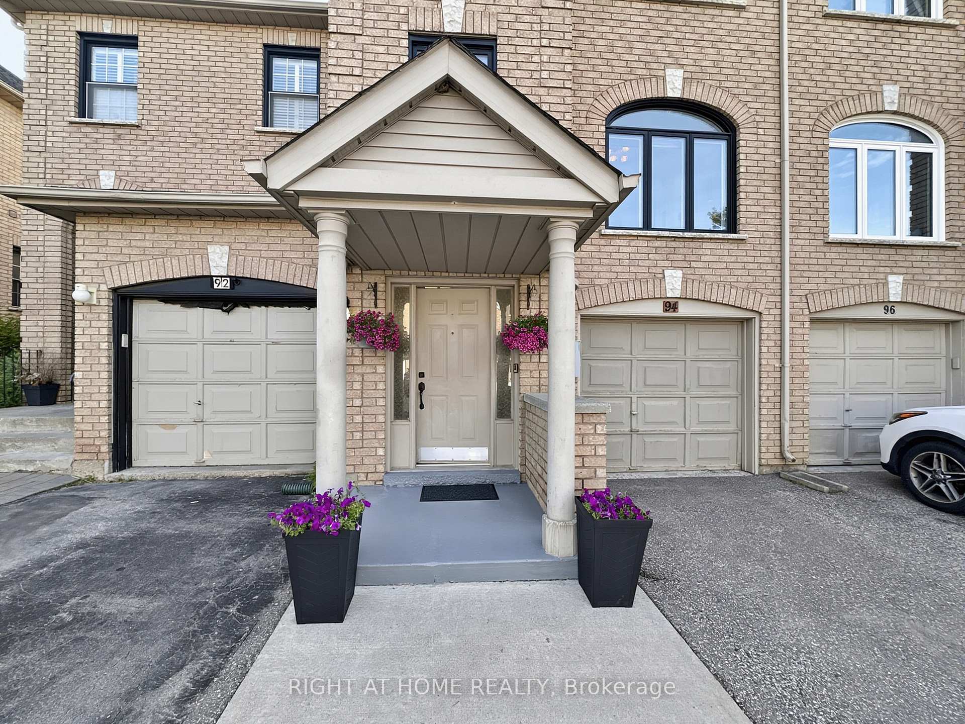 94 Provincial Place, Brampton, ON L6S 6C4