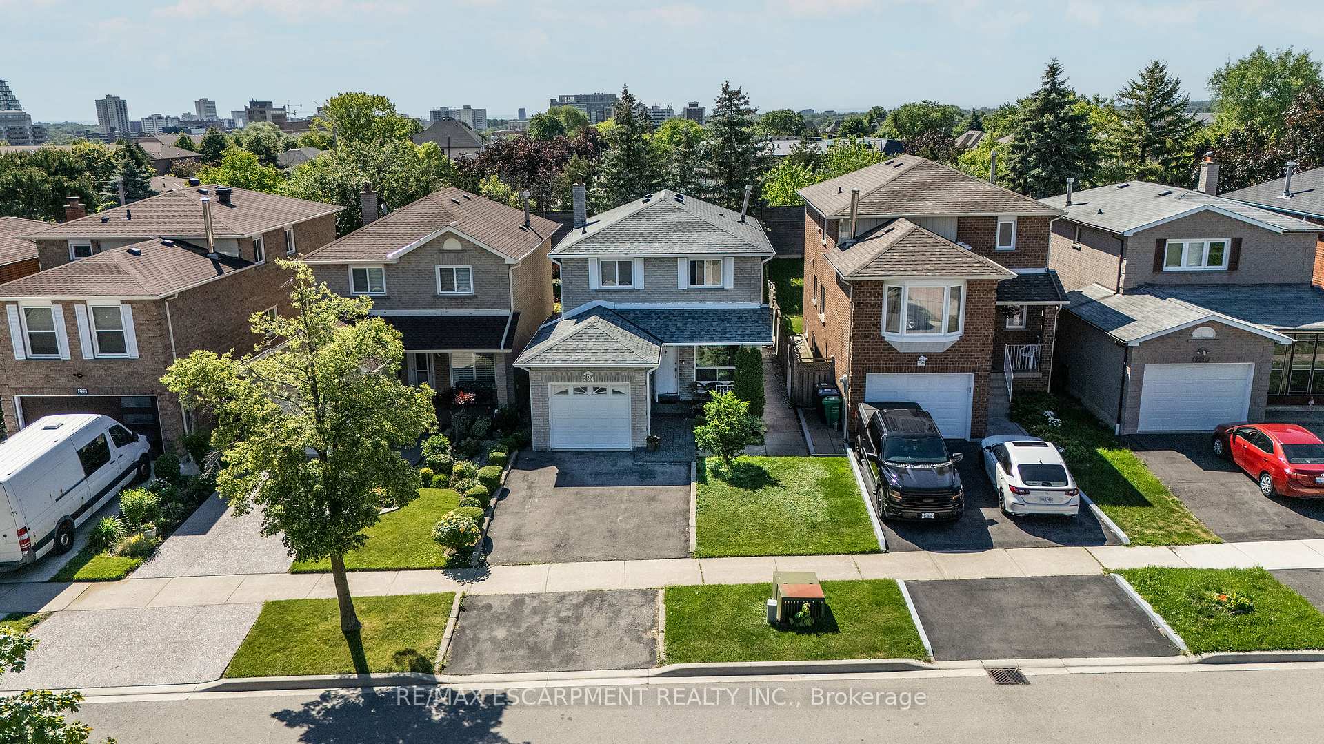 234 Lech Walesa Drive, Mississauga, ON L5B 3H3