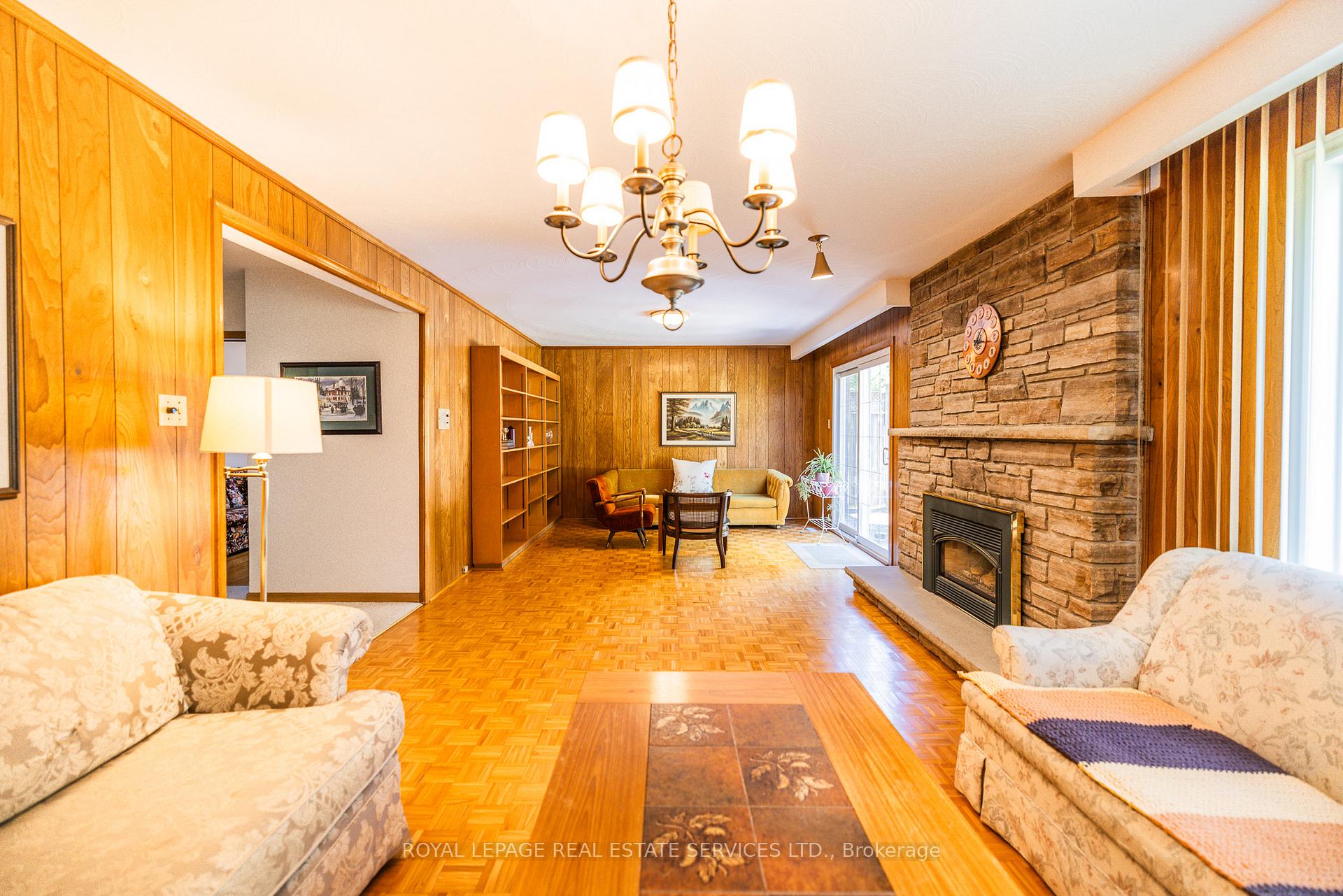 3465 Lincove Terrace, Mississauga, ON L4Y 3N4